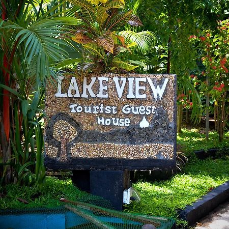 Lake View The Tourist Guest House Anuradhapura Ngoại thất bức ảnh