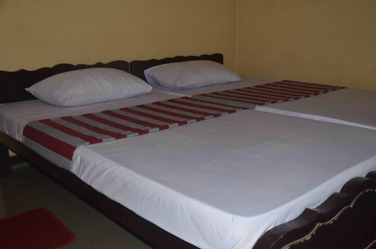 Lake View The Tourist Guest House Anuradhapura Ngoại thất bức ảnh